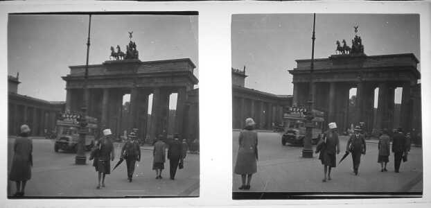 brandenburger tor anno 1900 und ein paar zerquetschte